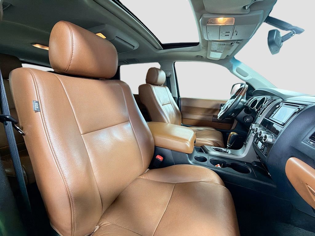Used 2016 Toyota Sequoia Platinum image 31