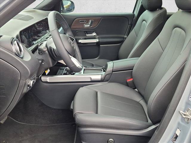 New 2026 Mercedes-Benz GLB 250 4MATIC image 4