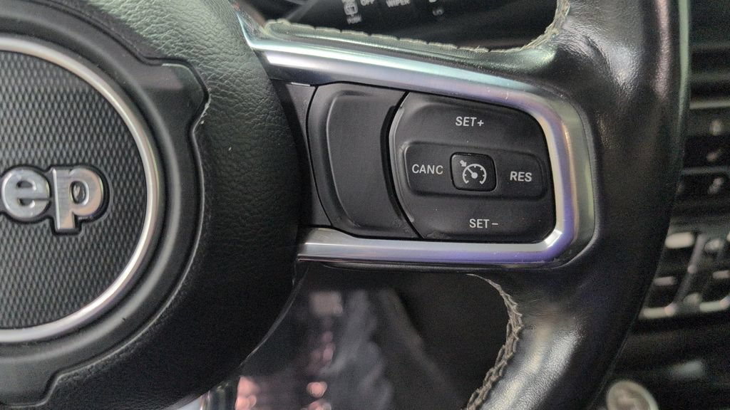 Used 2020 Jeep Wrangler Unlimited Sahara w/ Uconnect 4C Nav & Sound Group AWD/4WD image 14