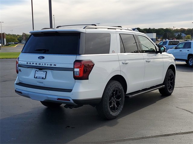 Used 2024 Ford Expedition Timberline image 3