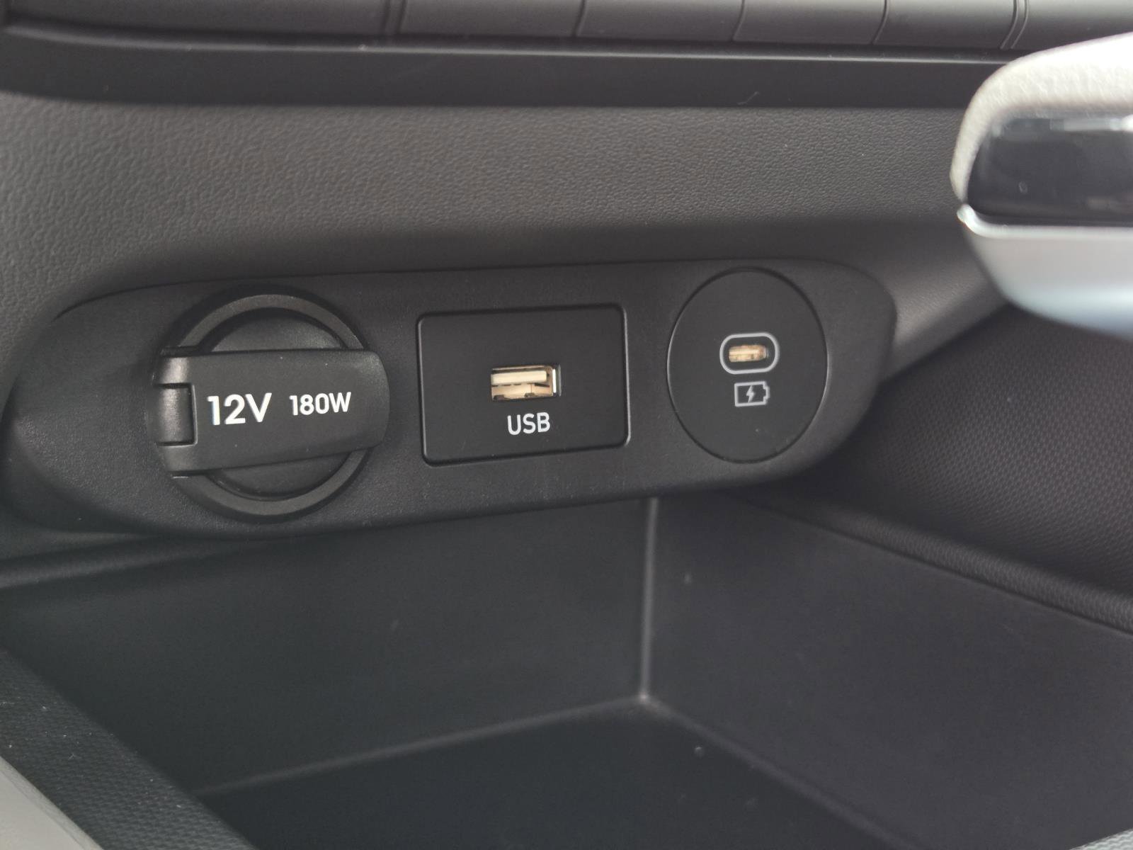 Used 2024 Hyundai Elantra Blue image 13