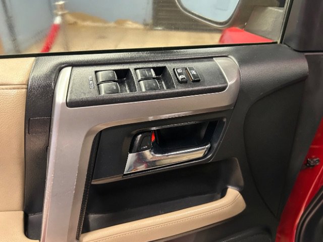 Used 2016 Toyota 4Runner SR5 AWD/4WD image 8