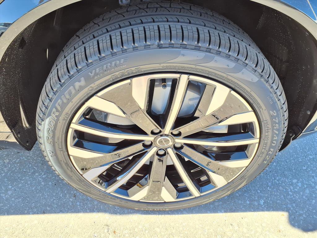 New 2026 Volvo XC90 T8 Plus w/ Protection Package Premier image 9