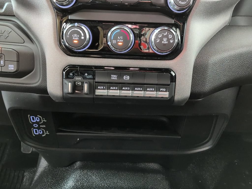 New 2026 RAM 5500 Tradesman AWD/4WD image 15