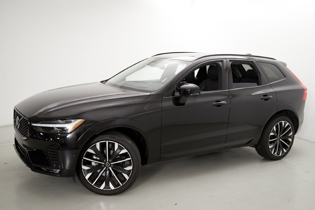 Used 2026 Volvo XC60 B5 Ultra AWD/4WD image 3