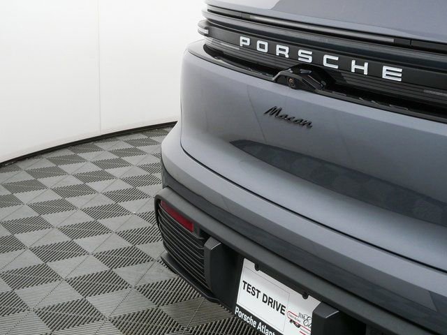 New 2026 Porsche Macan Electric image 37