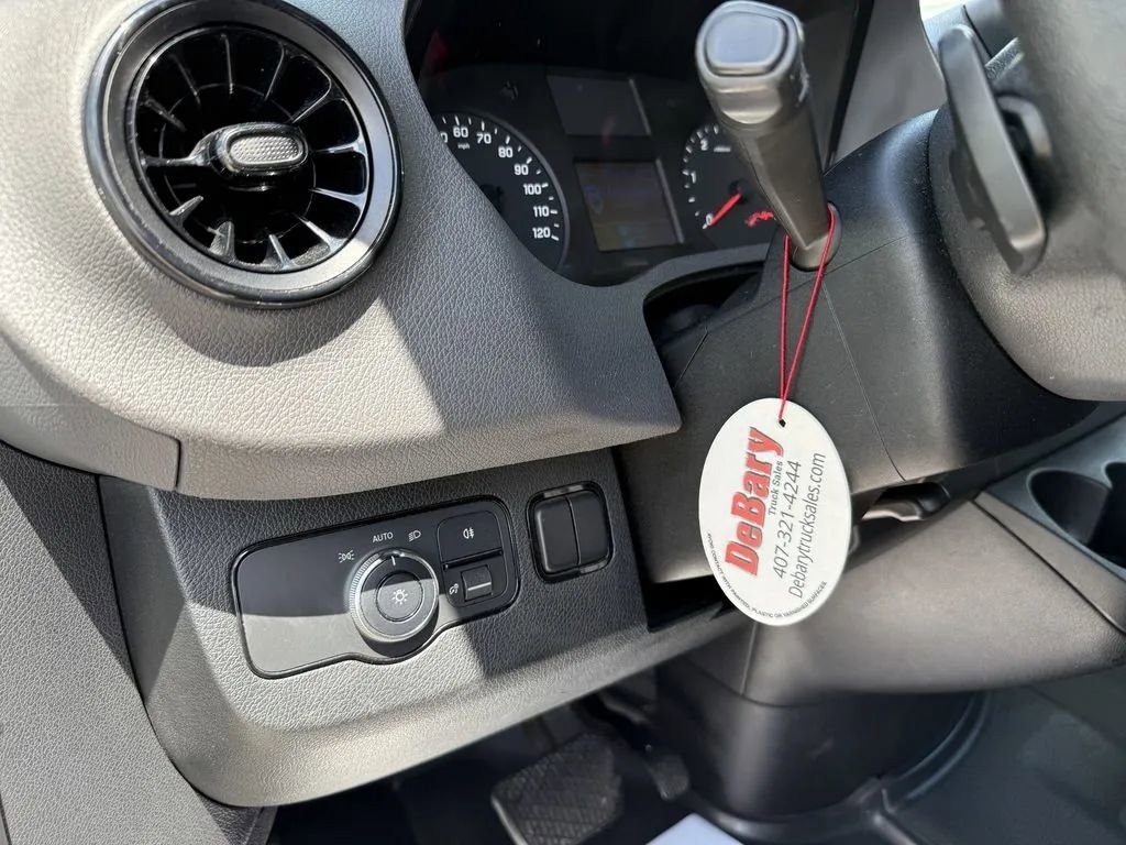 Used 2019 Freightliner Sprinter 144 image 22