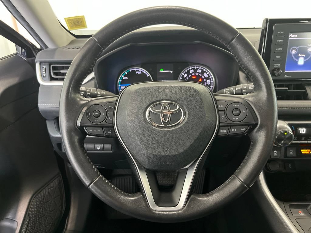 Used 2021 Toyota RAV4 XLE w/ XLE Grade Weather Package AWD/4WD image 5