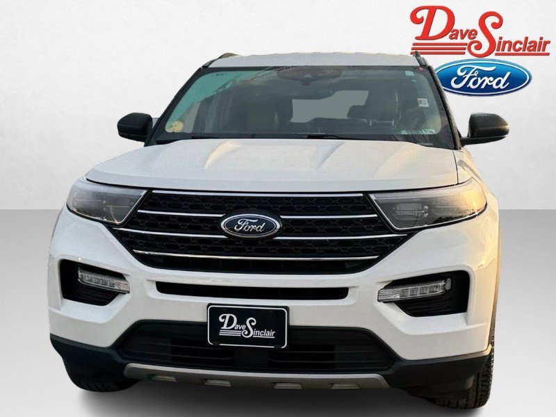 Used 2023 Ford Explorer XLT w/ Equipment Group 202A image 2