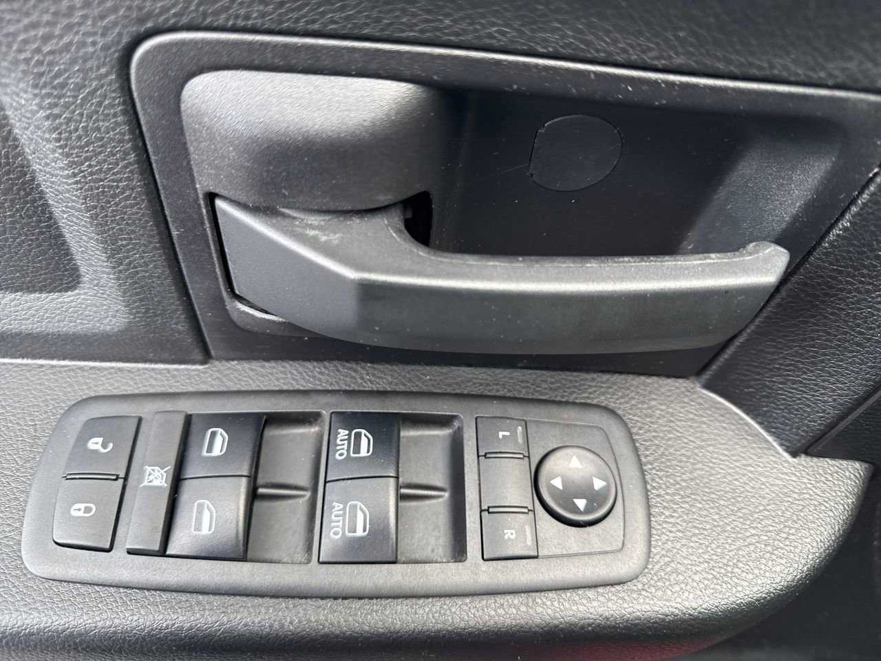 Used 2018 RAM 1500 Express w/ Express Value Package image 15