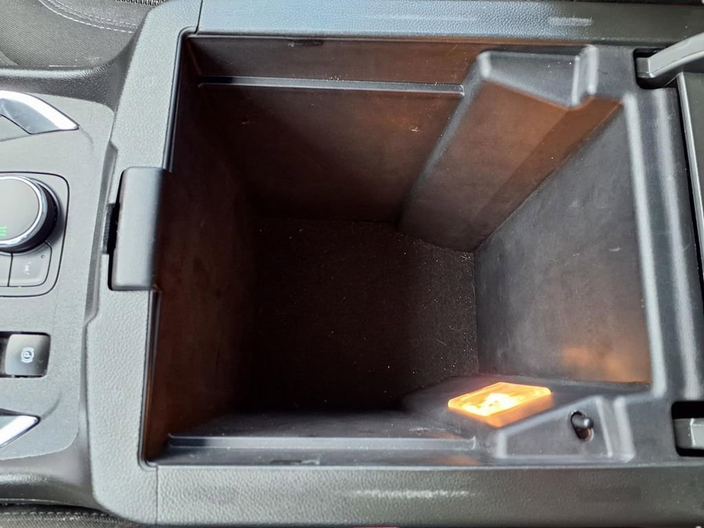 Used 2023 Chevrolet Traverse LT image 12