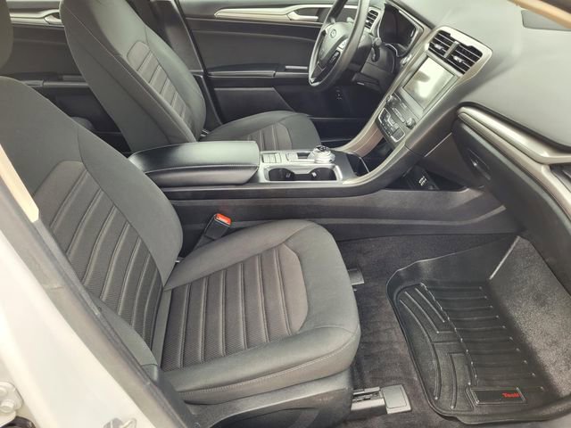 Used 2020 Ford Fusion SE FWD image 10