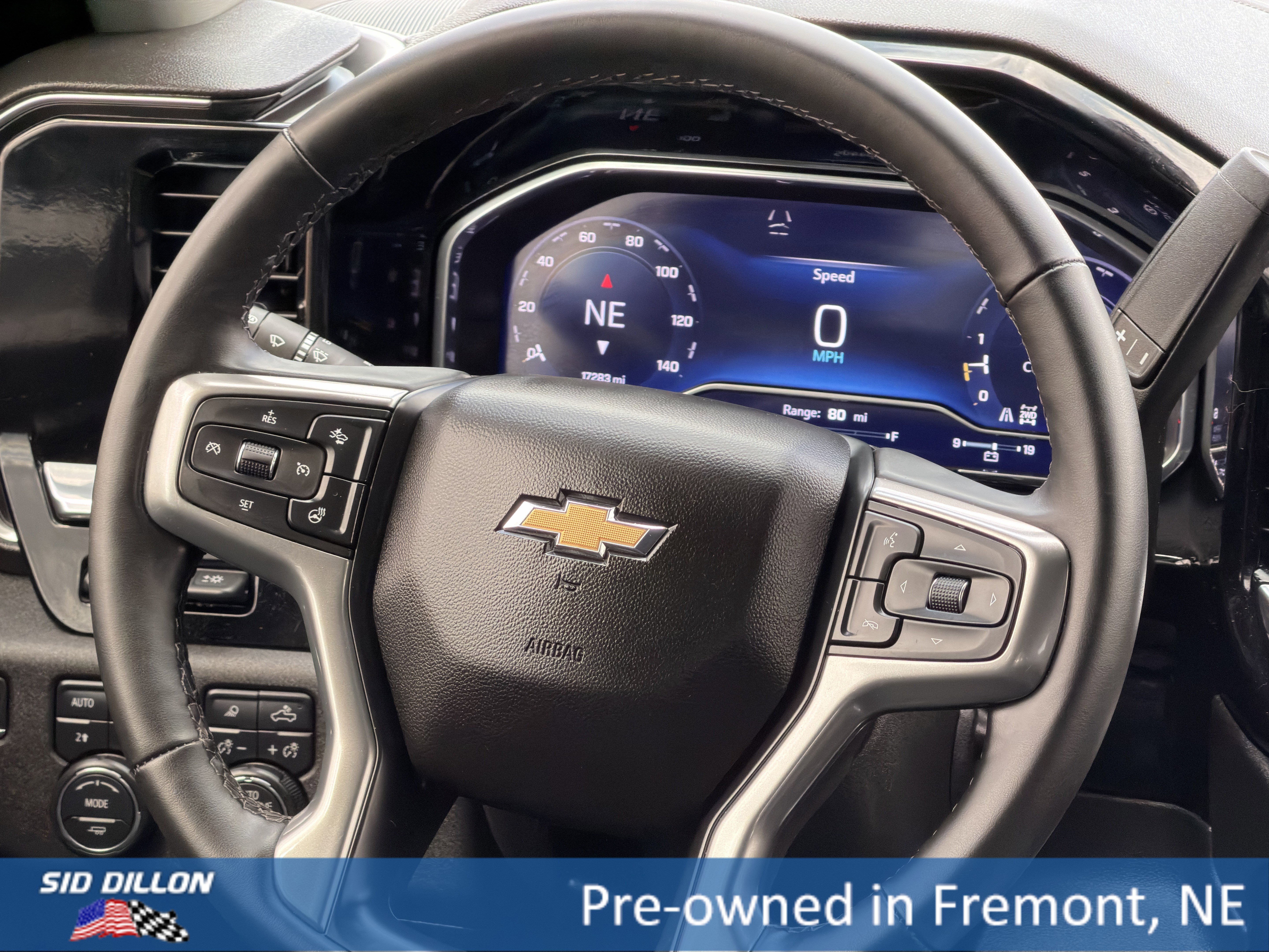 Used 2025 Chevrolet Silverado 3500 LTZ w/ LTZ Convenience Package AWD/4WD image 10