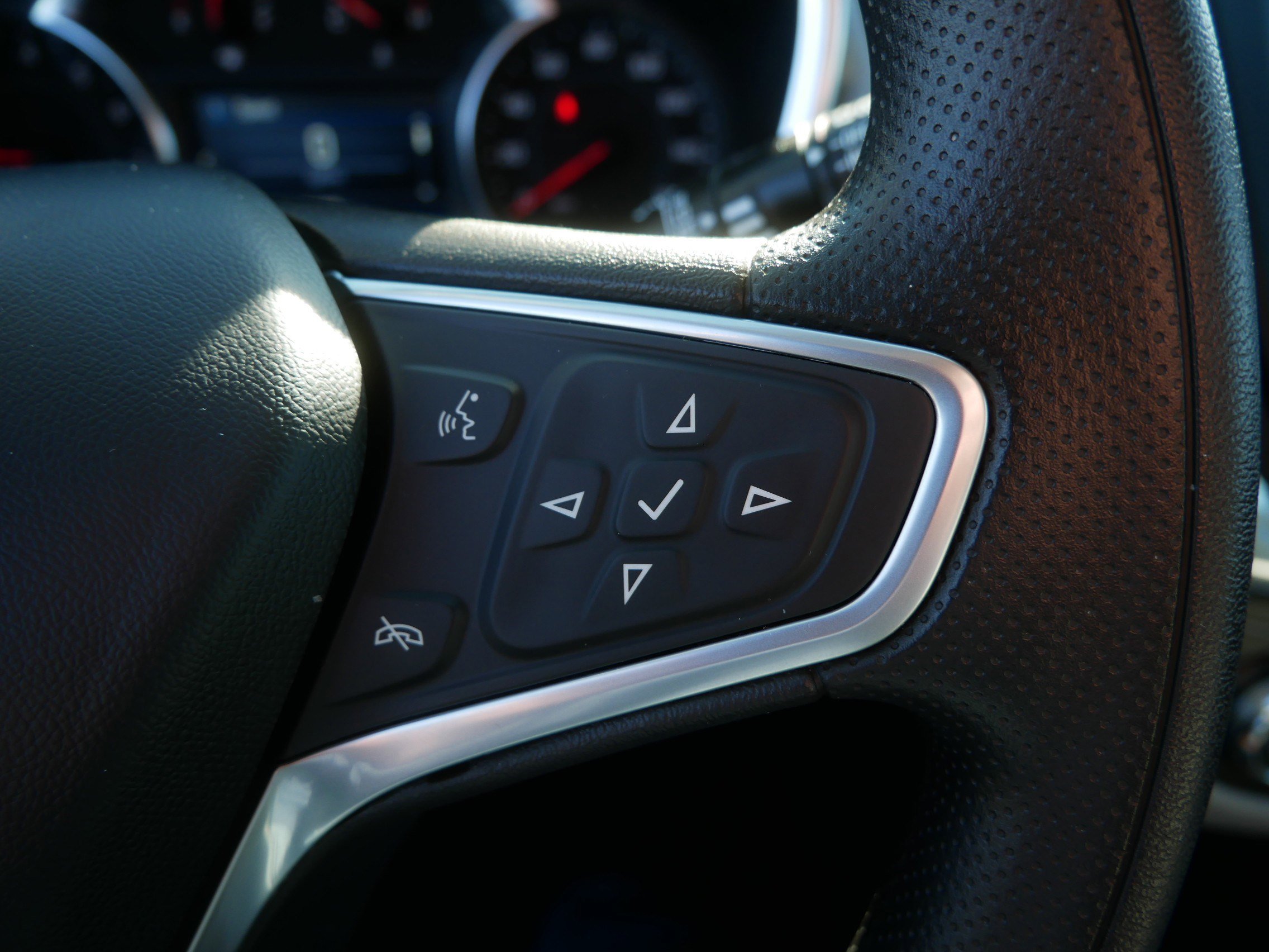 Used 2023 Chevrolet Equinox LS w/ LS Convenience Package image 26