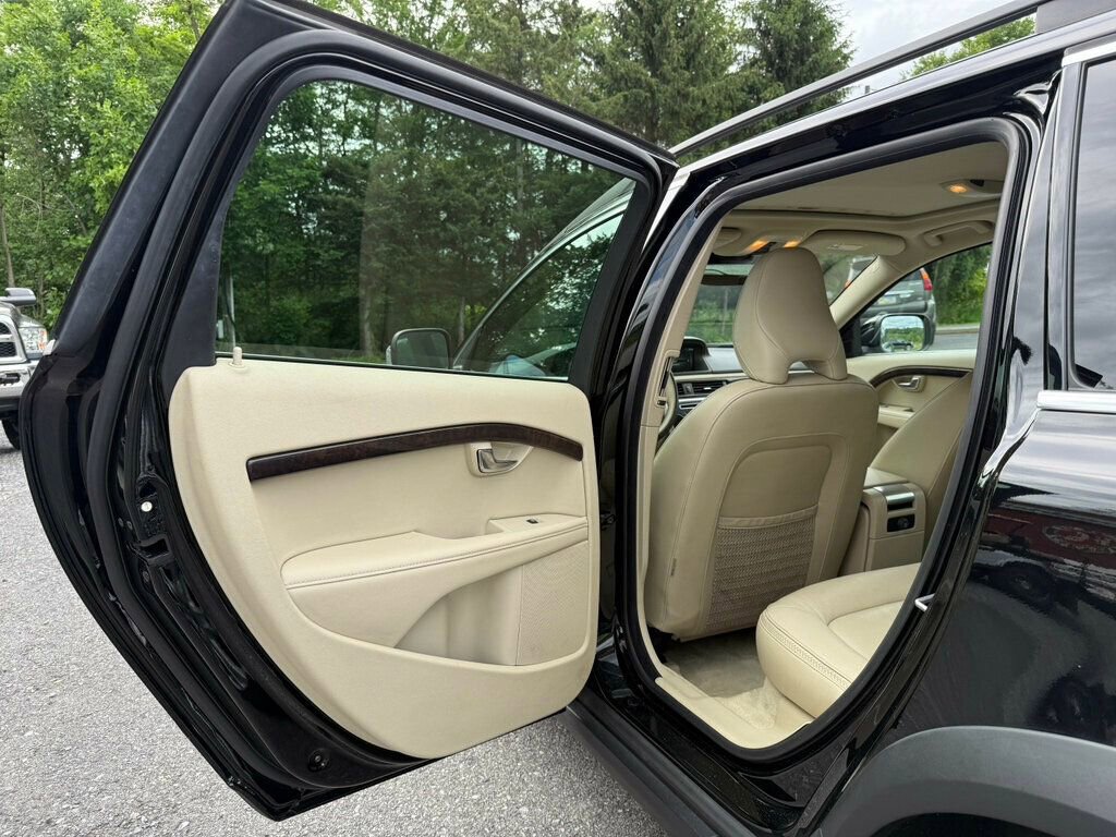 Used 2016 Volvo XC70 T5 Premier w/ Proximity Package image 33