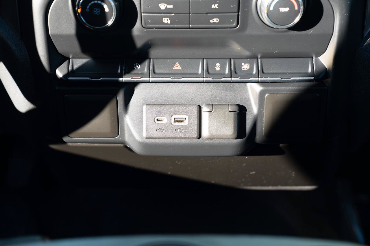 Used 2020 Chevrolet Silverado 1500 LT RWD image 28