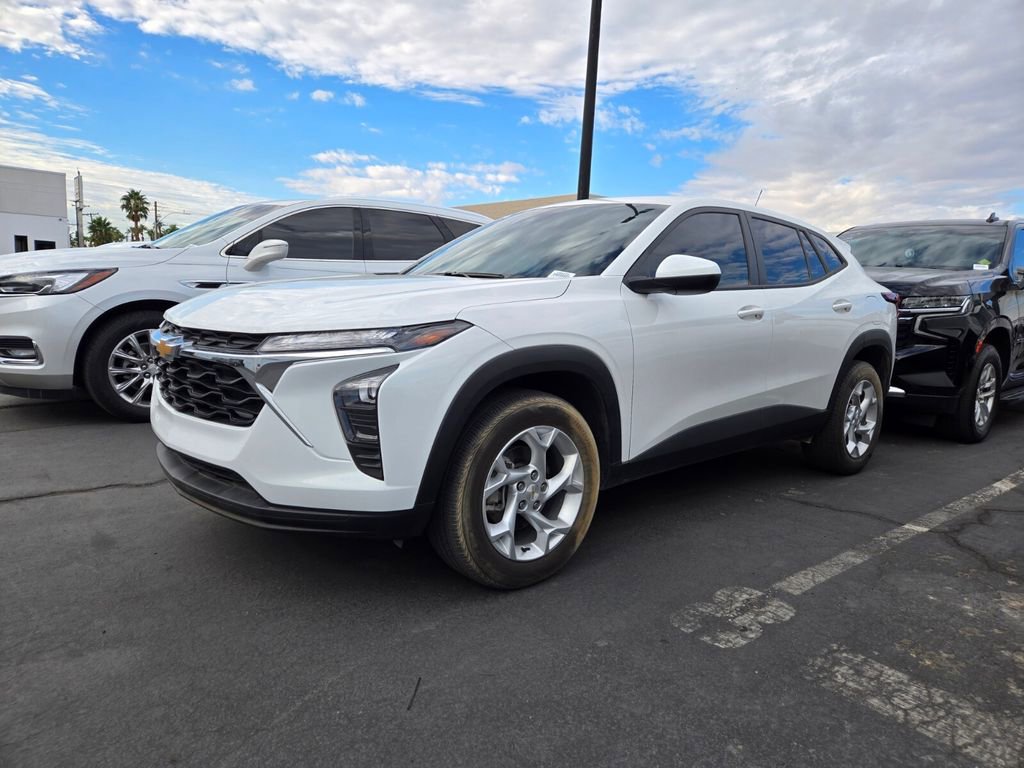 Used 2024 Chevrolet Trax LS w/ LS Convenience Package