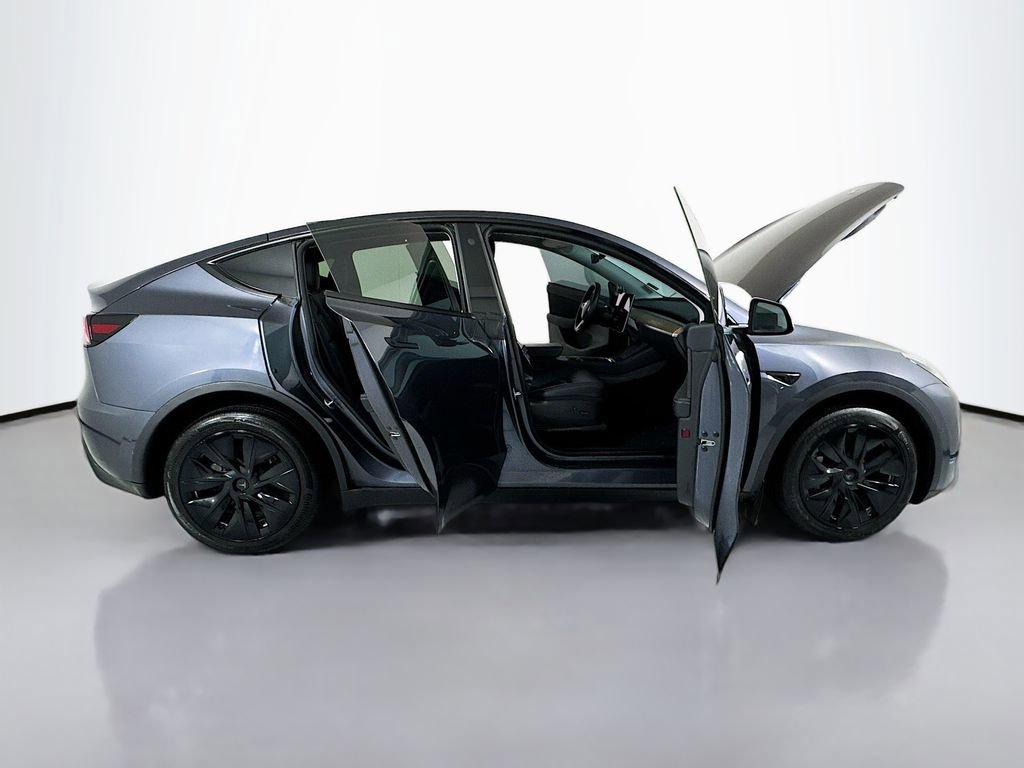 Used 2022 Tesla Model Y Long Range AWD/4WD image 36