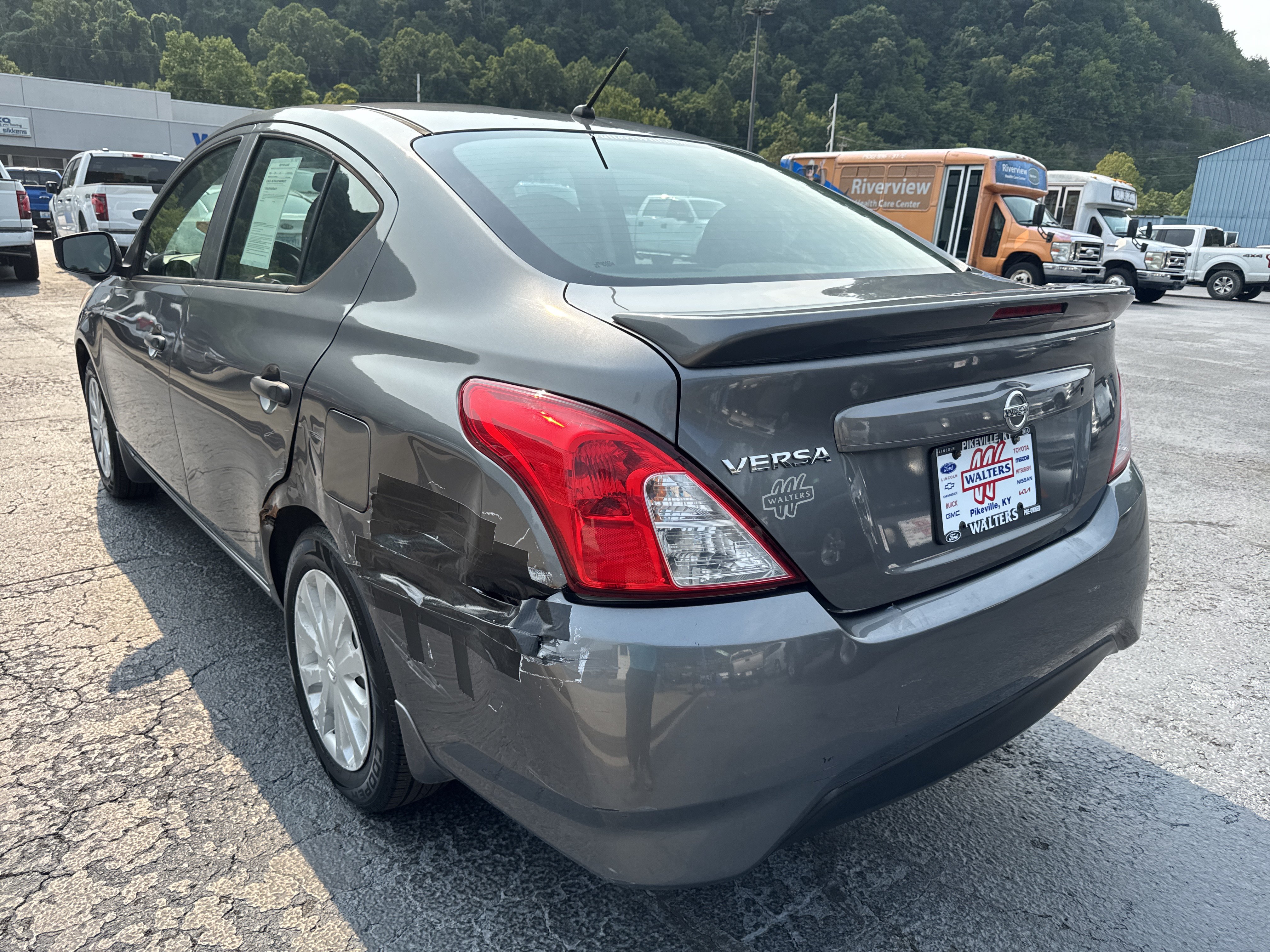 Used 2017 Nissan Versa S Plus FWD image 5