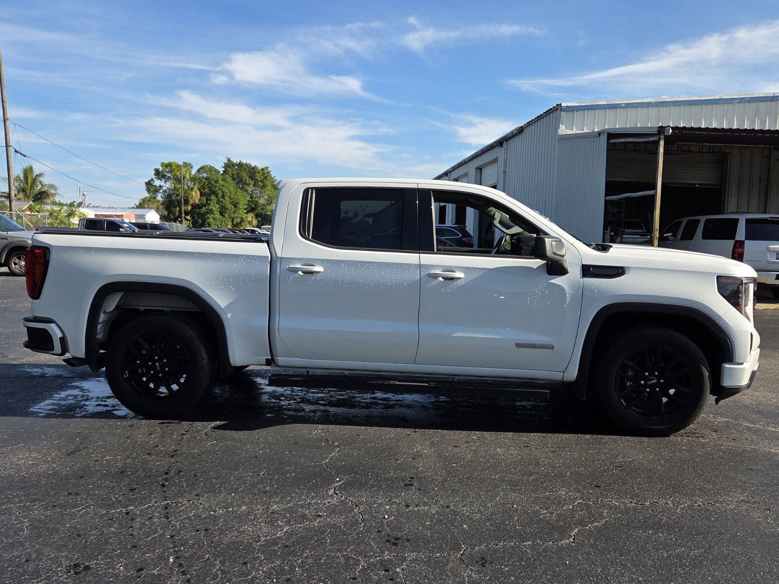 Used 2022 GMC Sierra 1500 Elevation RWD image 6