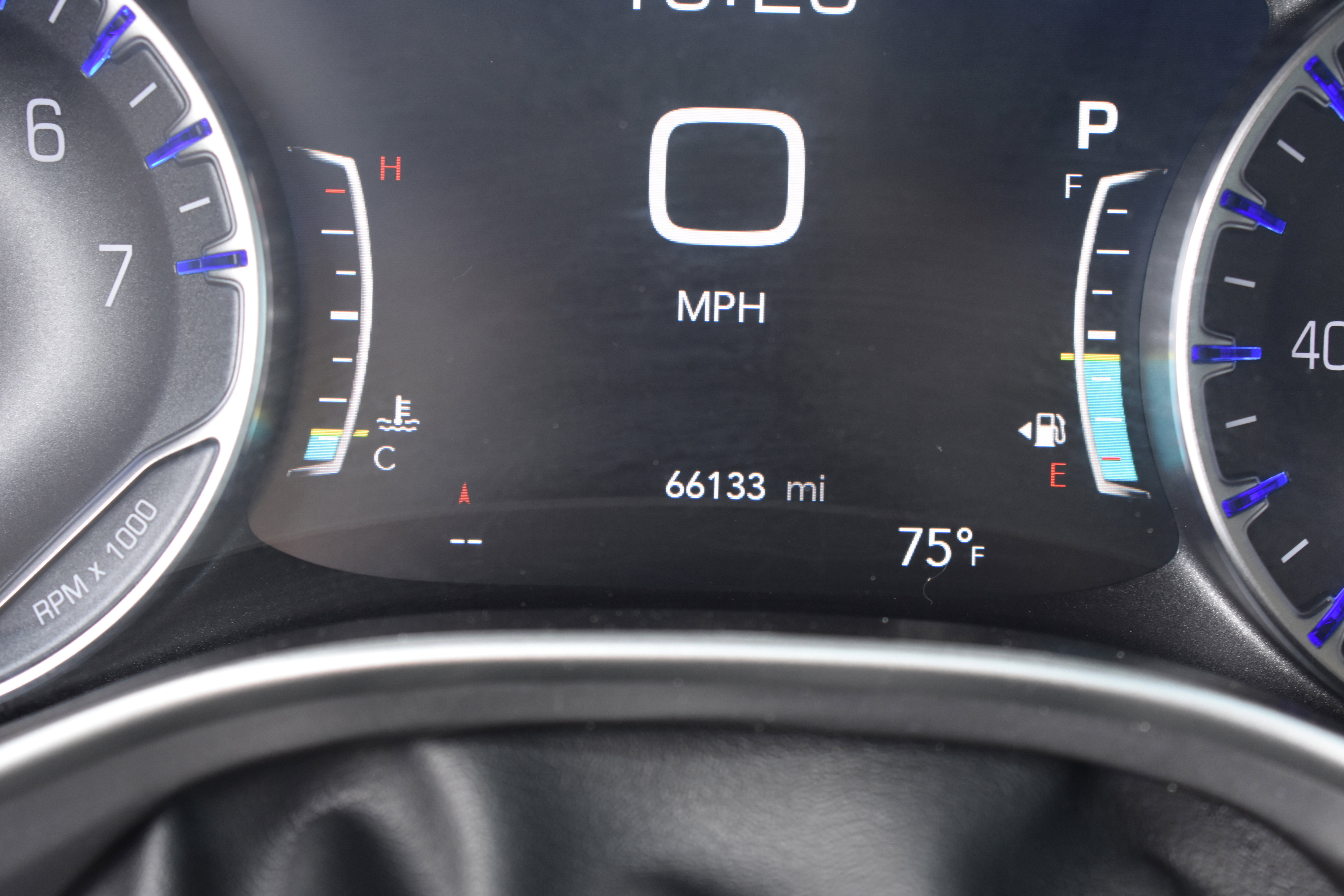 Used 2023 Chrysler Pacifica Touring-L image 38