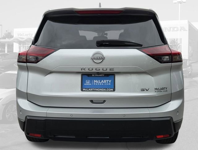 Used 2024 Nissan Rogue SV FWD image 6