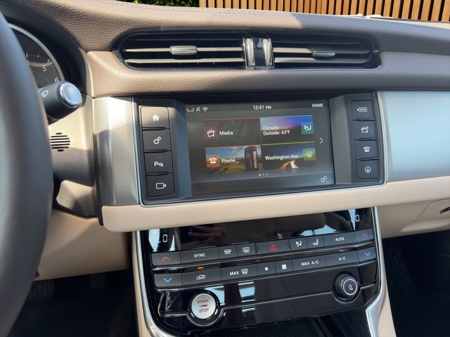 Used 2017 Jaguar XF Premium AWD/4WD image 17