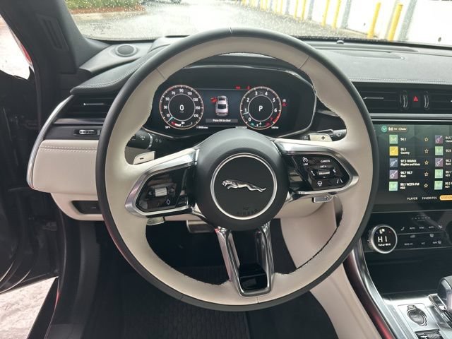 Used 2024 Jaguar XF R-Dynamic SE RWD image 18