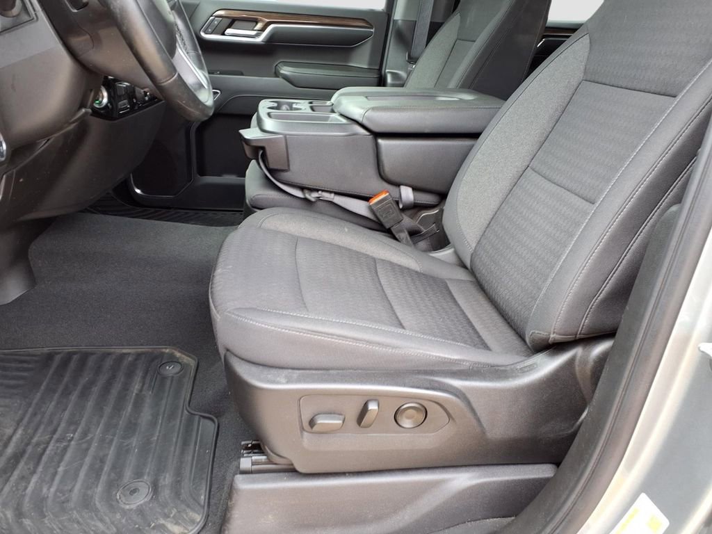 Used 2024 Chevrolet Silverado 1500 LT AWD/4WD image 19