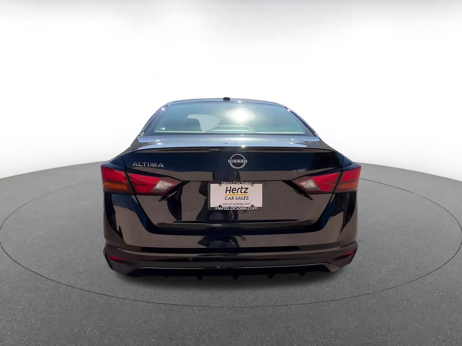Used 2025 Nissan Altima 2.5 SV FWD image 11