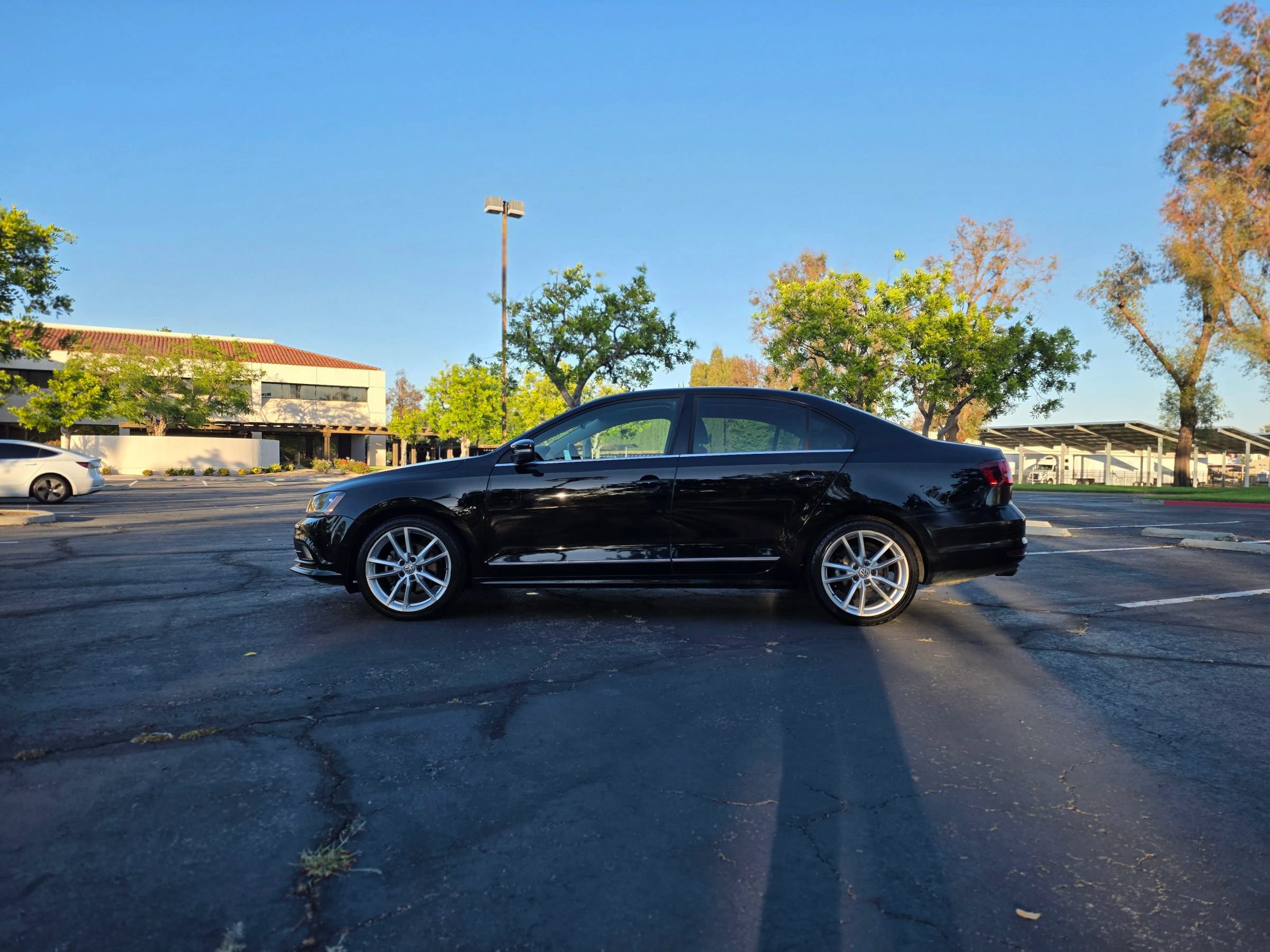 Used 2017 Volkswagen Jetta SEL FWD image 7