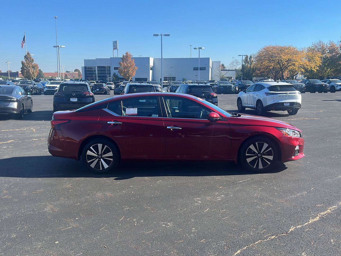 Used 2021 Nissan Altima 2.5 SV w/ SV Premium Package FWD image 4