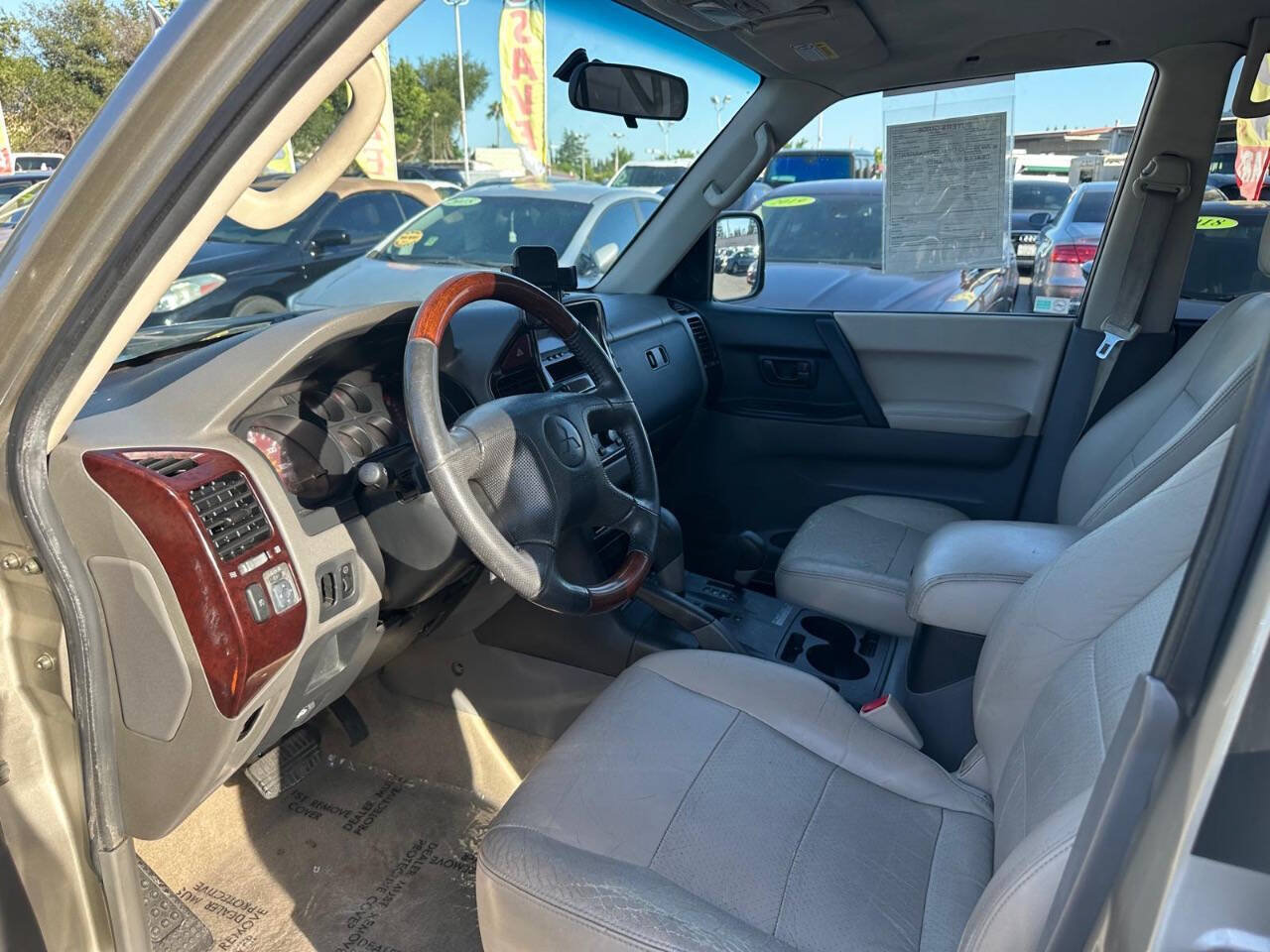 Used 2001 Mitsubishi Montero Limited AWD/4WD image 10