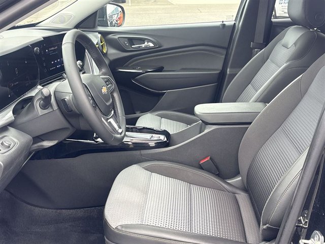Certified 2024 Chevrolet Trax LT w/ Driver Confidence Package FWD image 18