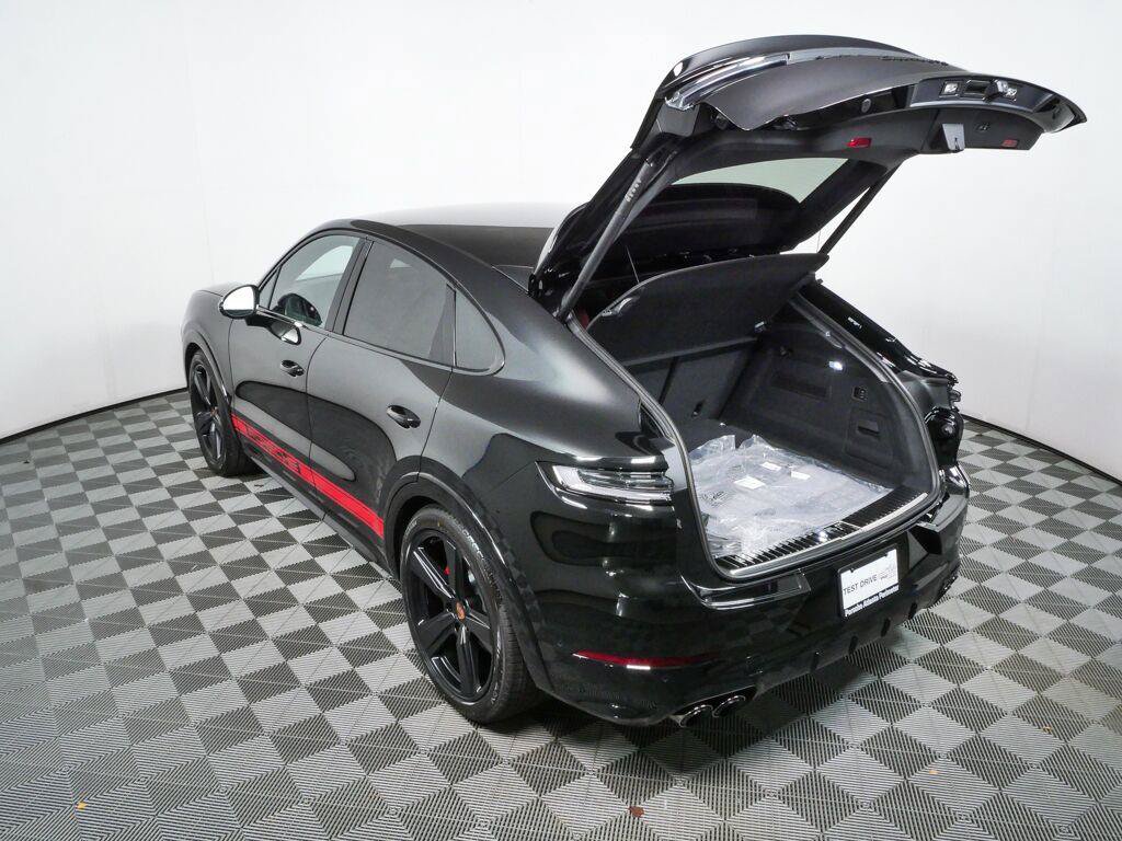 New 2026 Porsche Cayenne GTS AWD/4WD image 33