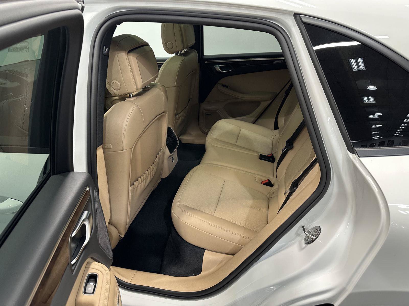 New 2026 Porsche Macan AWD/4WD image 34
