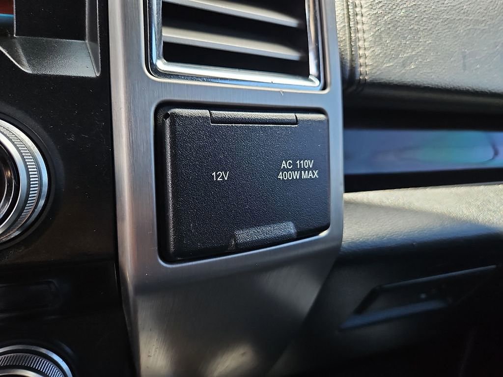 Used 2015 Ford F150 Platinum w/ Equipment Group 701A Luxury AWD/4WD image 28