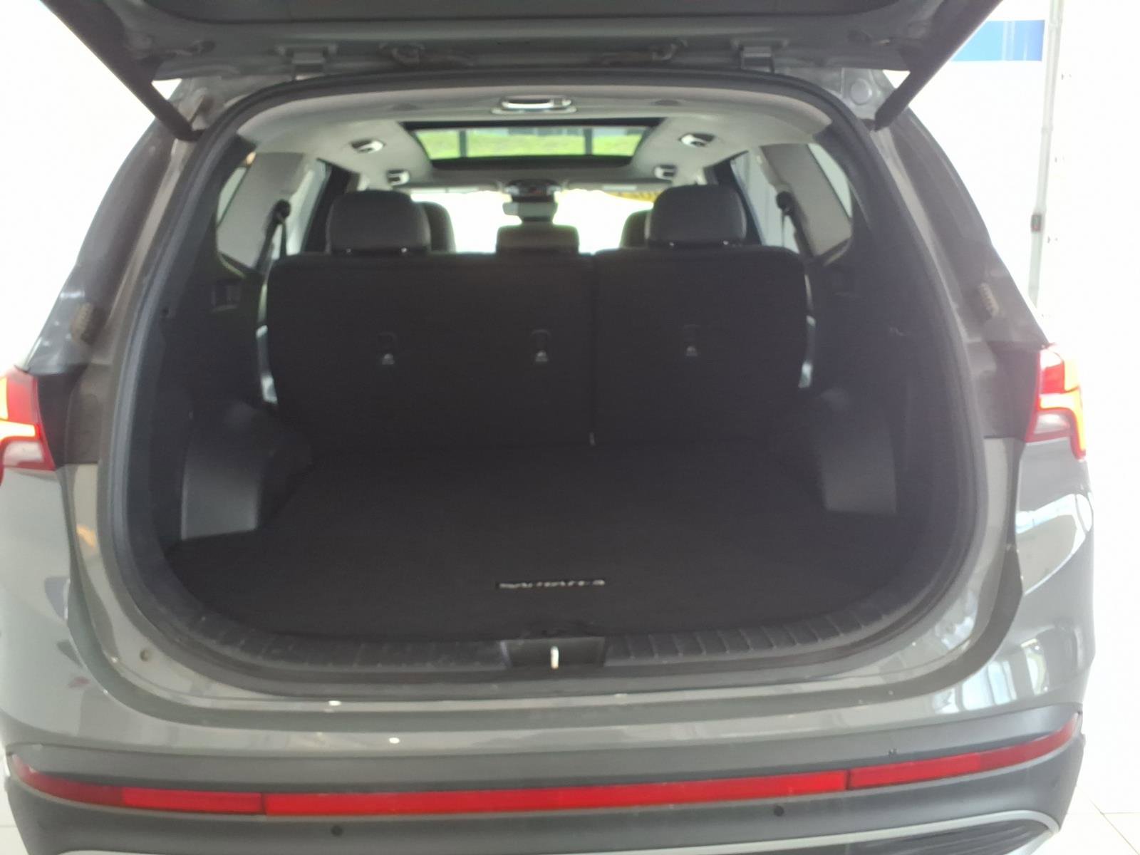 Used 2021 Hyundai Santa Fe Limited AWD/4WD image 18