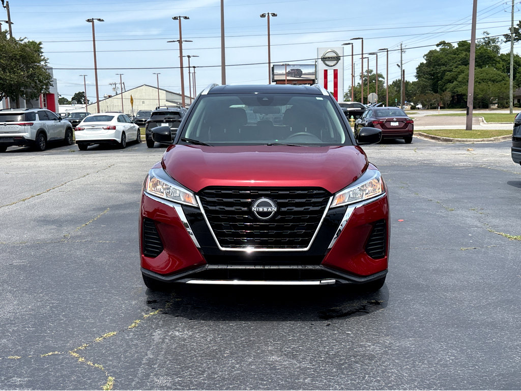Used 2023 Nissan Kicks SV FWD image 2