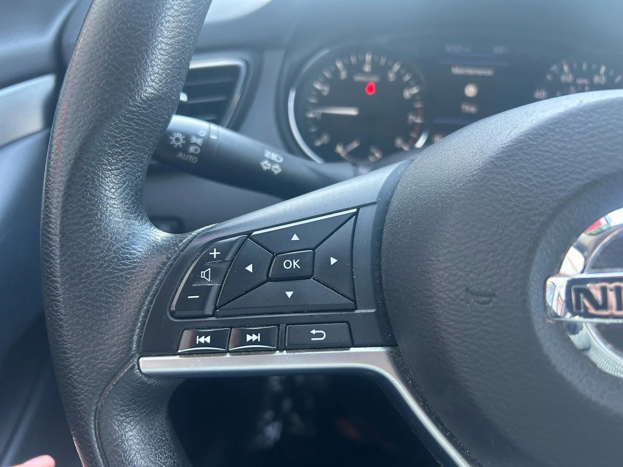 Used 2021 Nissan Rogue Sport S image 6