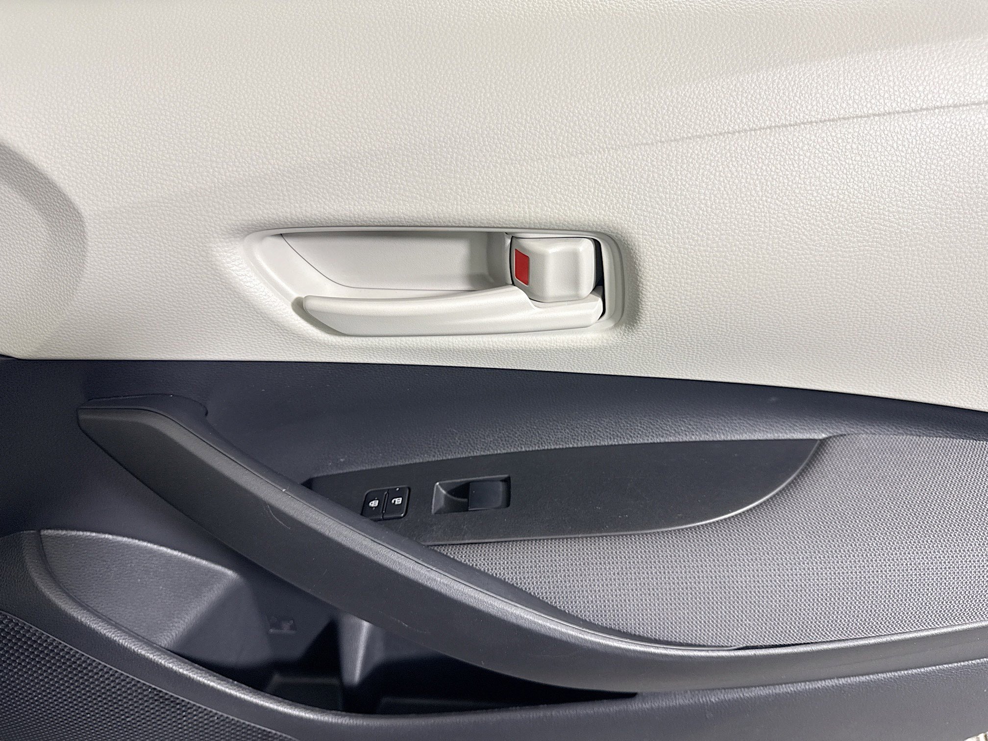 Used 2024 Toyota Corolla LE image 30