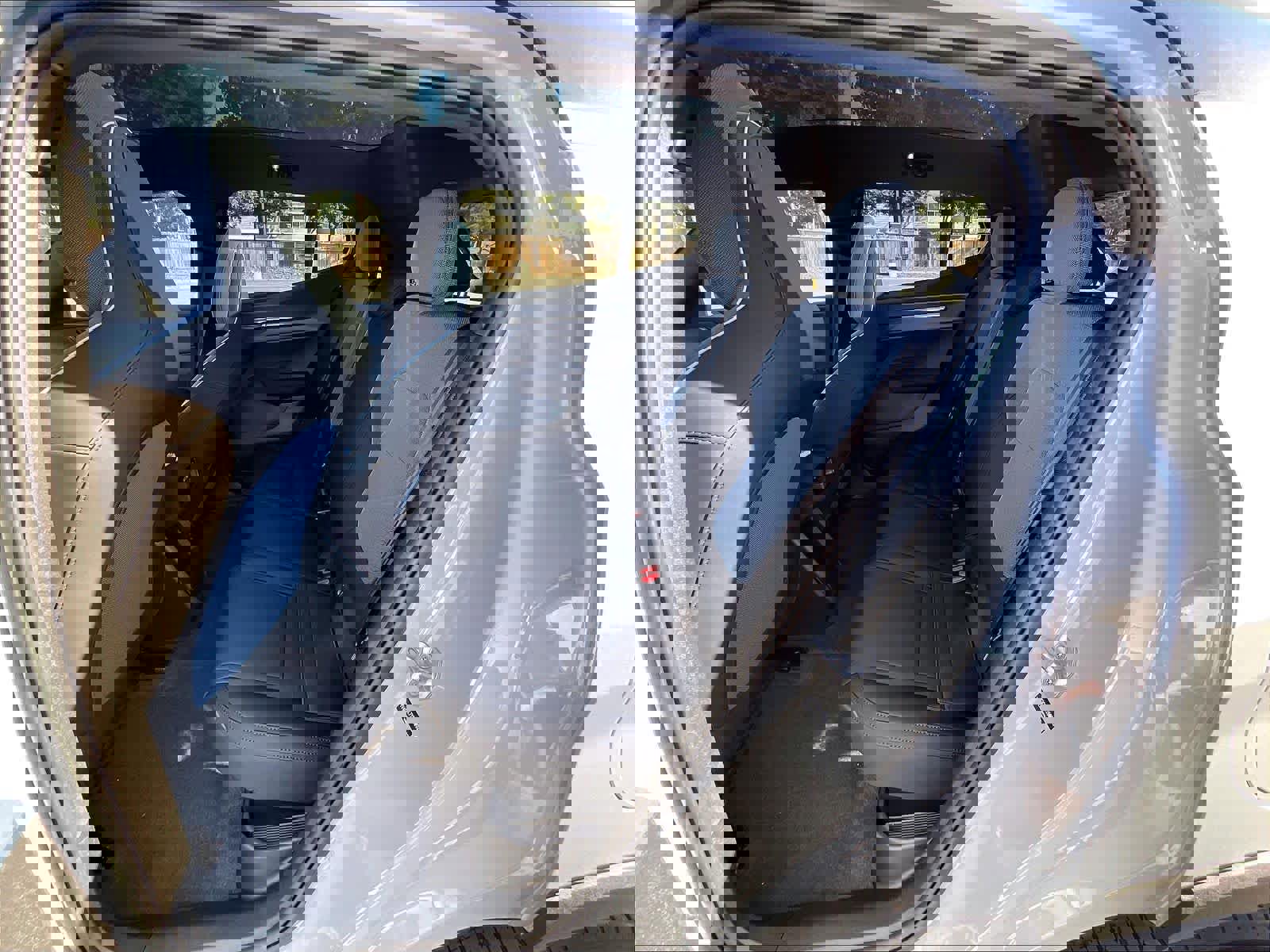 New 2026 Volvo EX30 Cross Country Ultra w/ Protection Package Premier AWD/4WD image 12