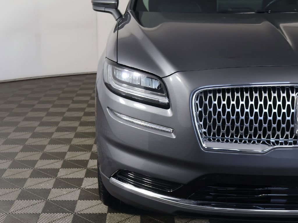 Used 2023 Lincoln Nautilus FWD w/ Premium Package image 13
