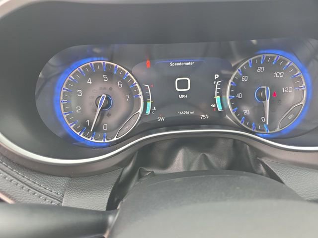 Used 2018 Chrysler Pacifica Limited w/ Tire & Wheel Group image 22