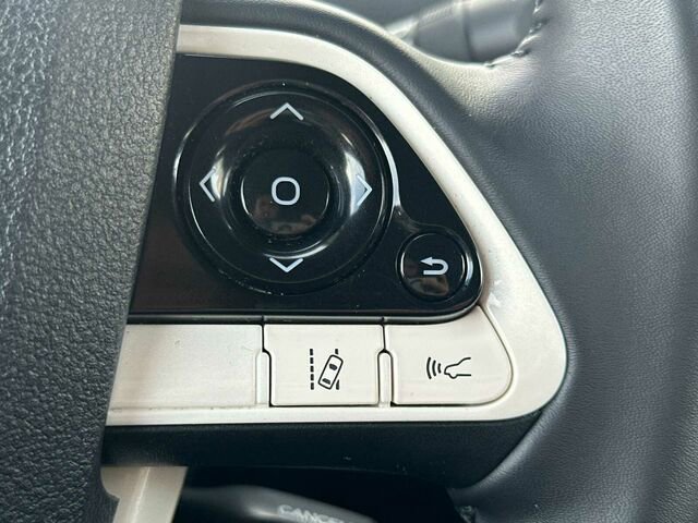 Used 2019 Toyota Prius Prime Premium image 29