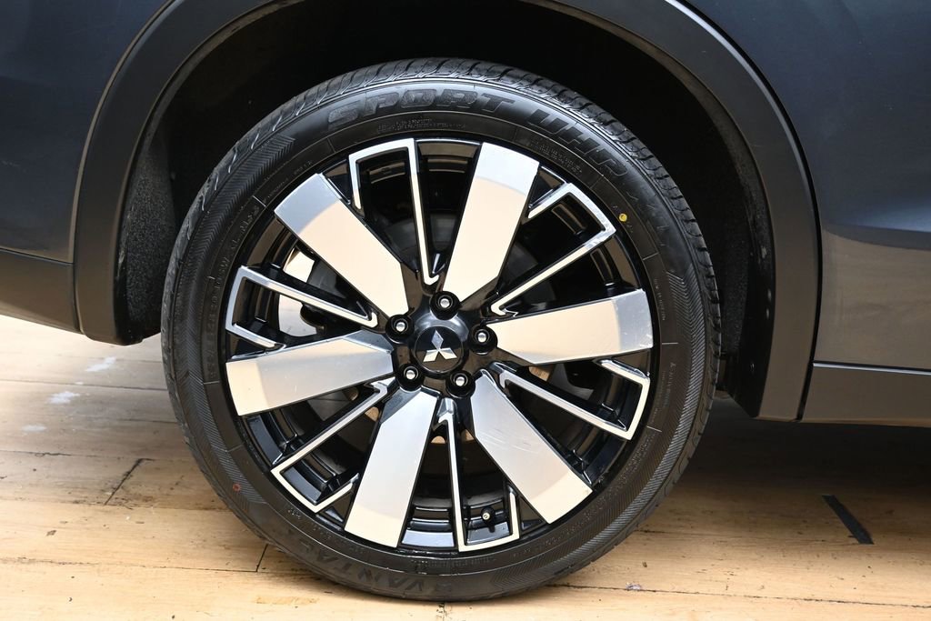 Used 2025 Mitsubishi Outlander SE AWD/4WD image 13