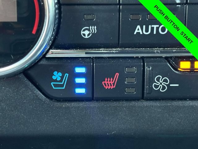 Used 2019 Ford Expedition Limited w/ Equipment Group 302A AWD/4WD image 23
