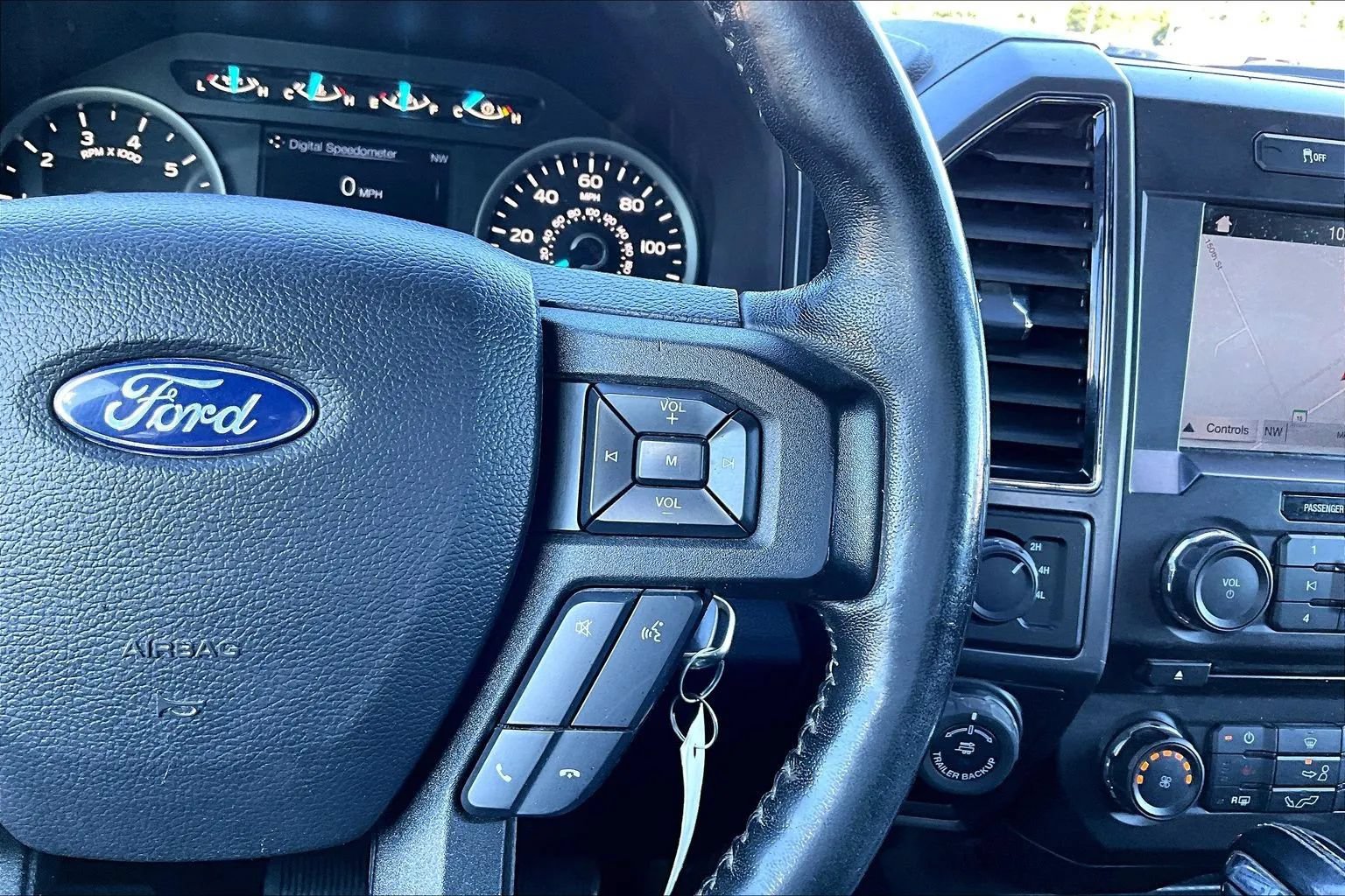 Used 2018 Ford F150 XLT w/ Equipment Group 302A Luxury AWD/4WD image 12