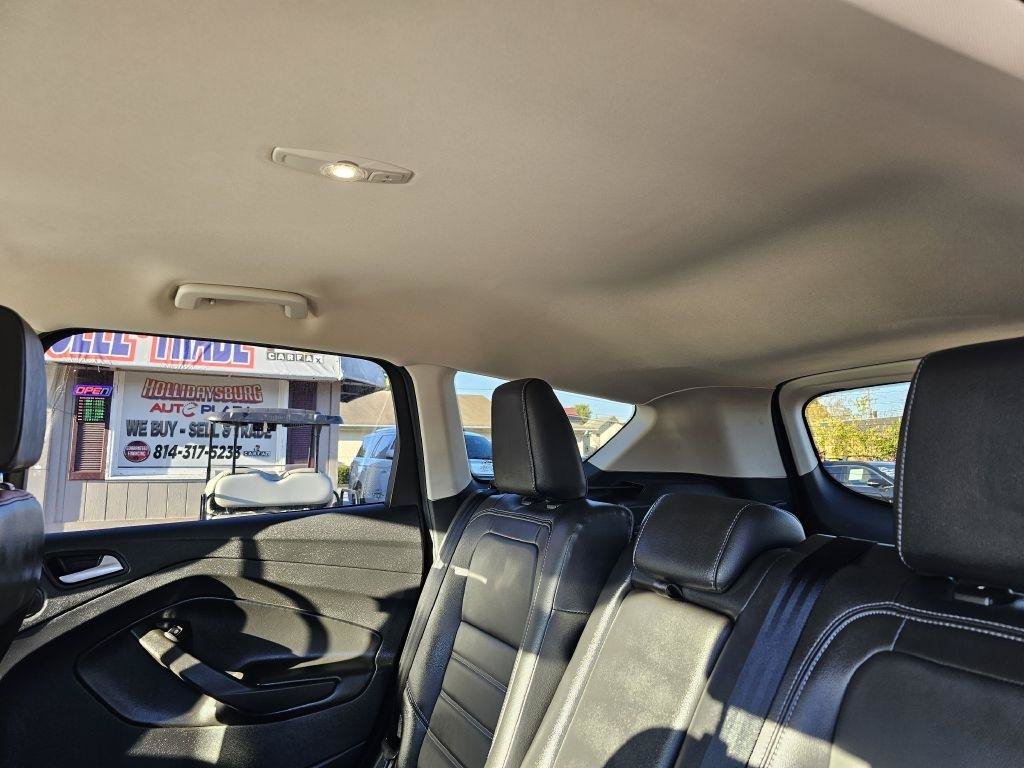 Used 2017 Ford Escape Titanium AWD/4WD image 38