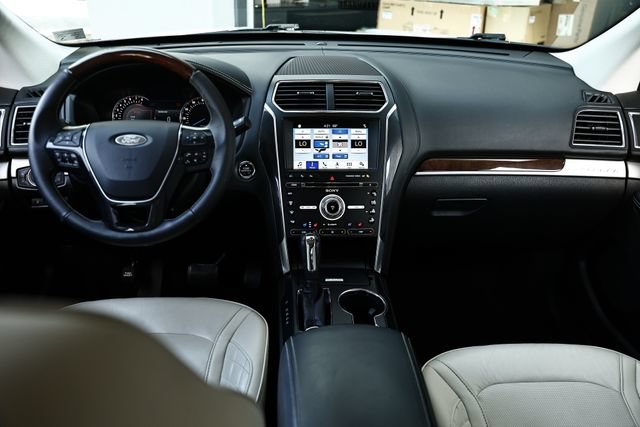 Used 2018 Ford Explorer Platinum AWD/4WD image 26